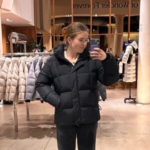 Aritzia Crown Puffer Jacket
